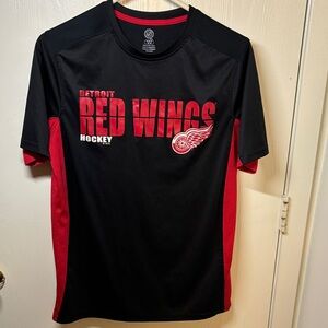 NHL Detroit Red Wings Black & Red Short Sleeve Athletic Tee